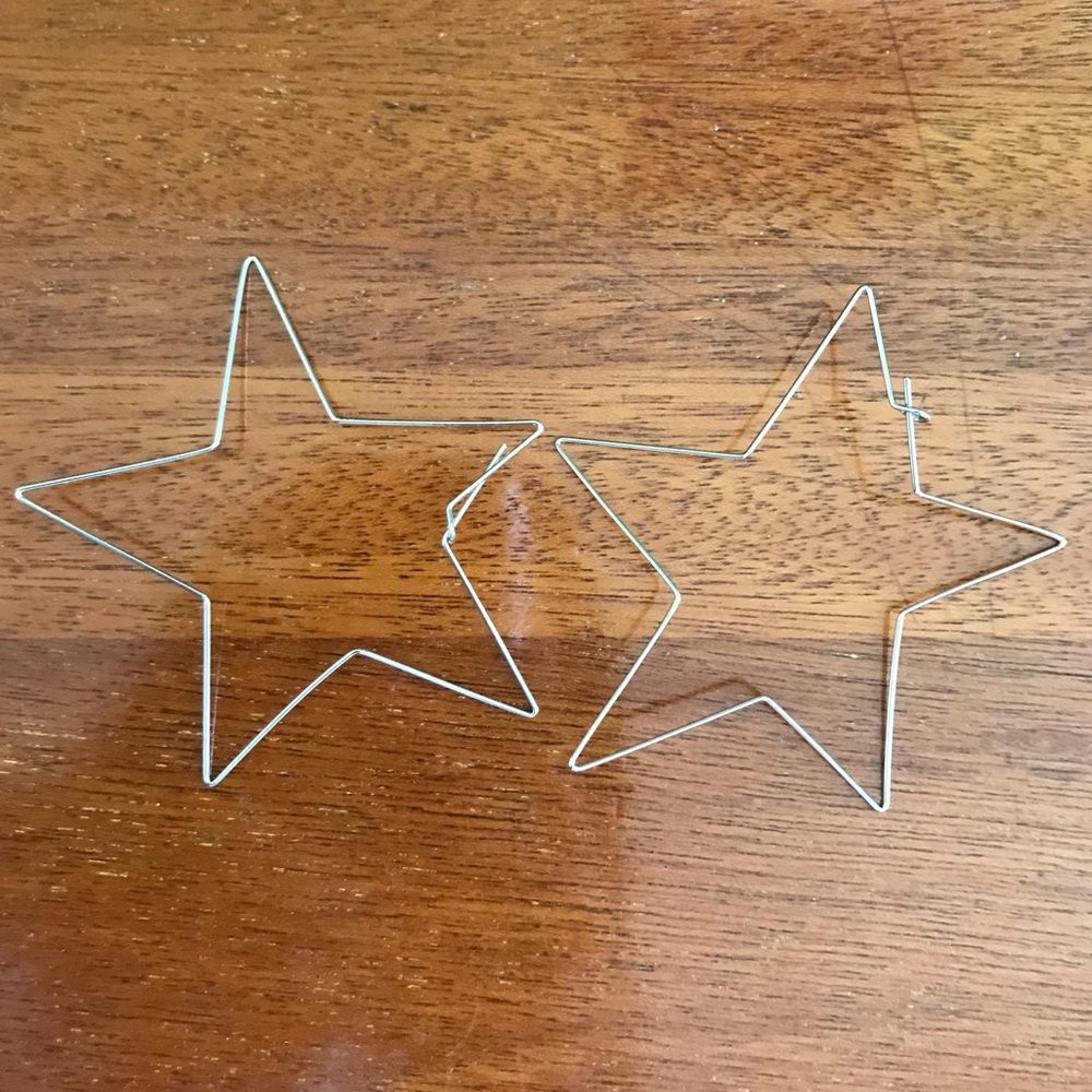 NEW Silver star earrings